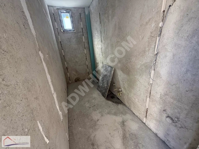 ÇEKMEKÖY ÖMERLİ (ÖZEL MİMARİ ÖDÜLLÜ SİTEDE LÜKS TRİPLEX VİLLA)