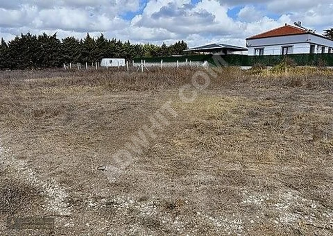 Natural living land with an area of 400 square meters in SİLİVRİ AKÖREN