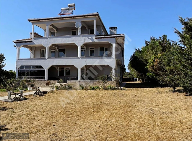 Land with a country house for sale in ÇATALCA İNCEĞİZ