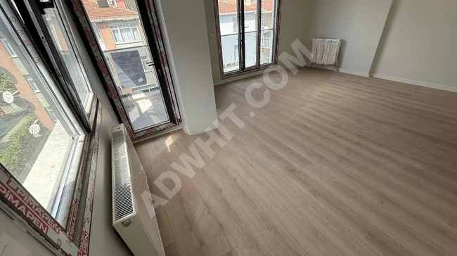 جاهز للسكن، مواجهة أمامية، 4 غرف + تراس + حمامين + شرفة، جديد كليًا