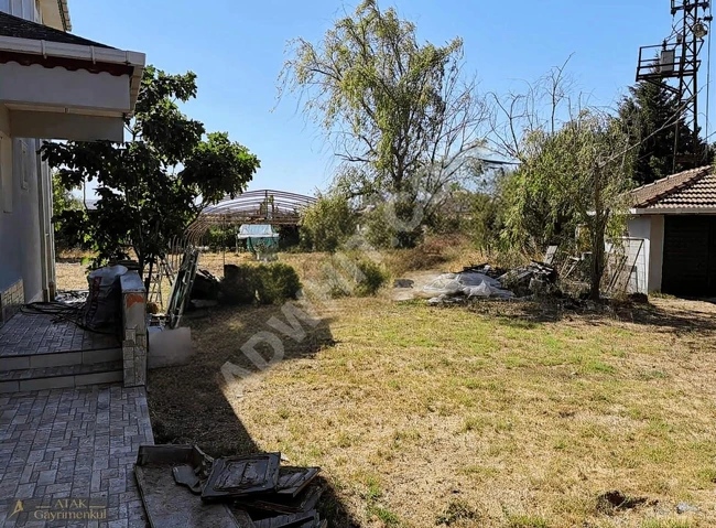 Land with a country house for sale in ÇATALCA İNCEĞİZ