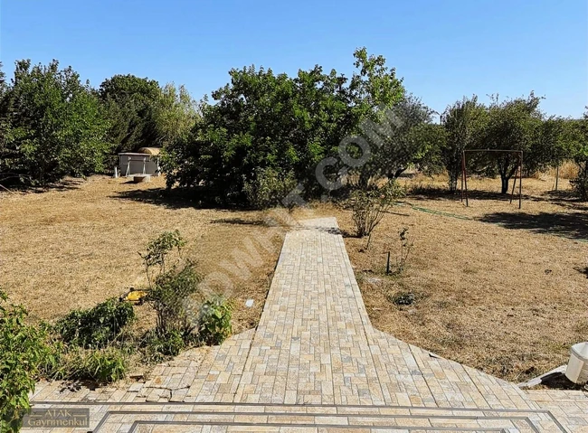 Land with a country house for sale in ÇATALCA İNCEĞİZ
