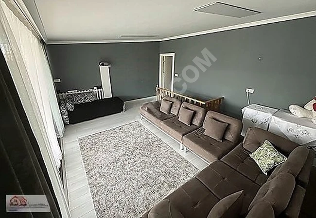 ASANSÖRLÜ 3+1 ULTRA LÜKS KOMUNLU AÇIILIR -KAPANIR TERASLI DUBLEX