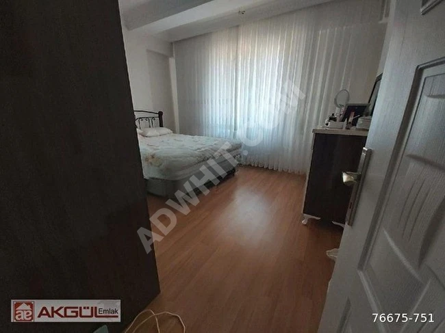 BAHÇELİEVLER SOĞANLI MEYDANA YAKIN DUBLEKS 5+2 KREDIYE UYGUN TERASLI 200 M² MUKKEMMEL TEMIZLIKDE.