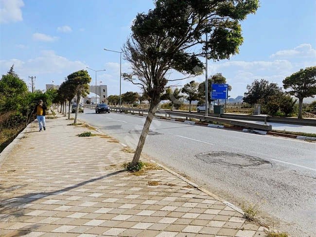 ENEZİN GİRİŞİNDE İMAR DİBİNDE GALA GÖLÜ MANZARALI 3700 m2 ARAZİ