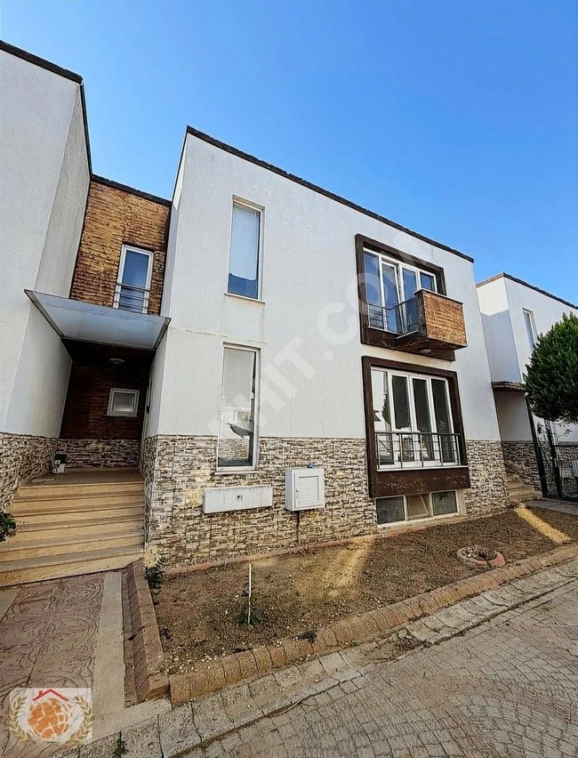 SİLİVRİ CUMHURİYET MAHALLESİ M.Ç.VİLLALARINDA SATILIK 5+1