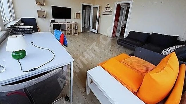 KADIKÖY YELDEĞİRMENİNDE TARİHİHİ İTALYAN APARTMANINDA 2+1 90M2