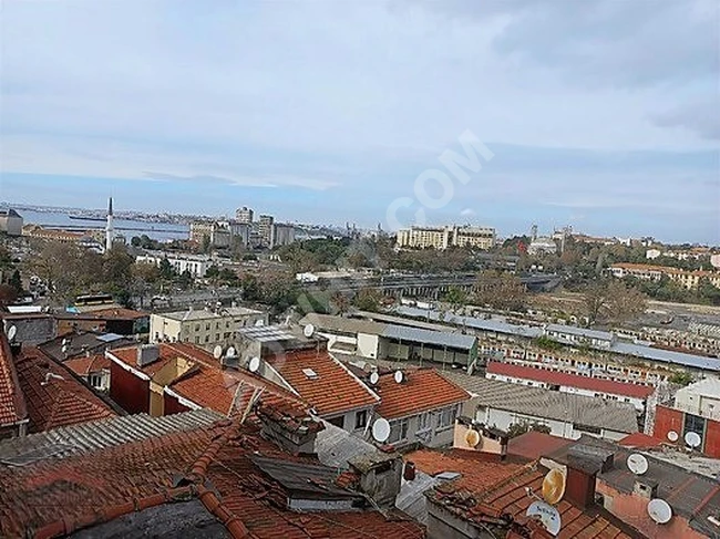 KADIKÖY YELDEĞİRMENİNDE TARİHİHİ İTALYAN APARTMANINDA 2+1 90M2