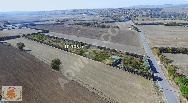 SİLİVRİ YOLÇATI MAHALLESİ'NDE MÜSTAKİL EV CEVİZ VE MEYVE BAHÇESİ