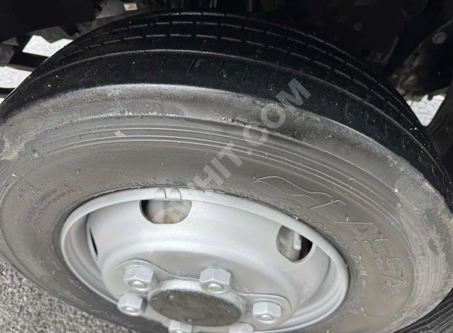 2016 model truck, 10 pallets, -18°C refrigeration, crew with crane, priced at 220 thousand, 9 tons.