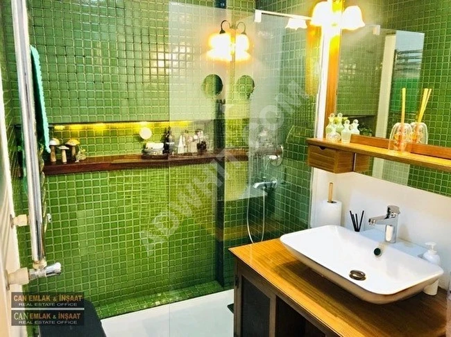 Cihangir'de Merkezde Tamamı Yenilenmiş Deprem*  Raporlu Binada Asansörlü Şömineli Klimalı Kombili(2+1)