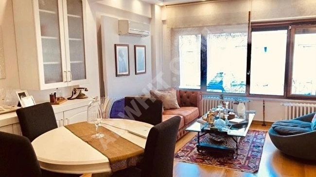 Cihangir'de Merkezde Tamamı Yenilenmiş Deprem*  Raporlu Binada Asansörlü Şömineli Klimalı Kombili(2+1)