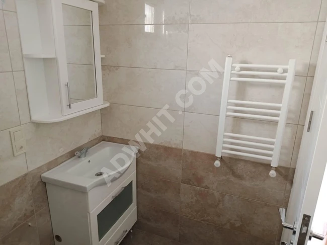 İÇERENKÖY'DE METRO DURAĞINA KOMŞU TERASLI 2+1 DUBLEKS