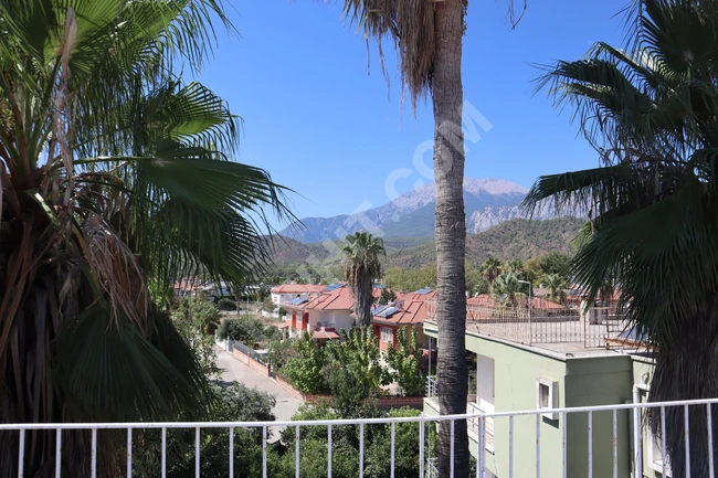 Antalya - Denizden 200 metre uzaklıkta, arsa ile birlikte satılık 3 katlı tam bina.