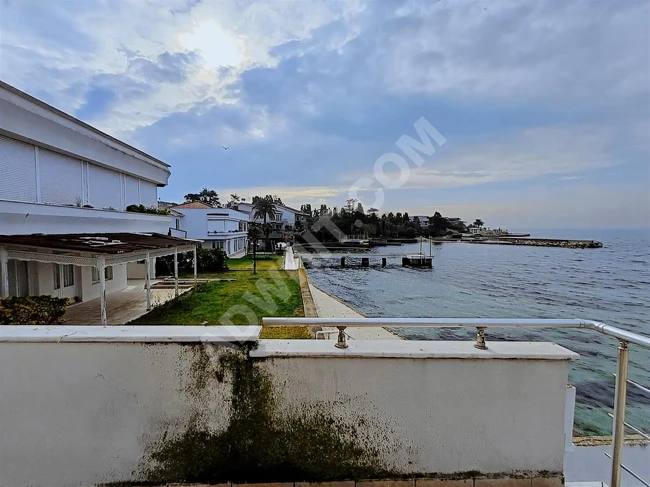 Triplex summer house with private pier facing the sea in BAYRAMOĞLU