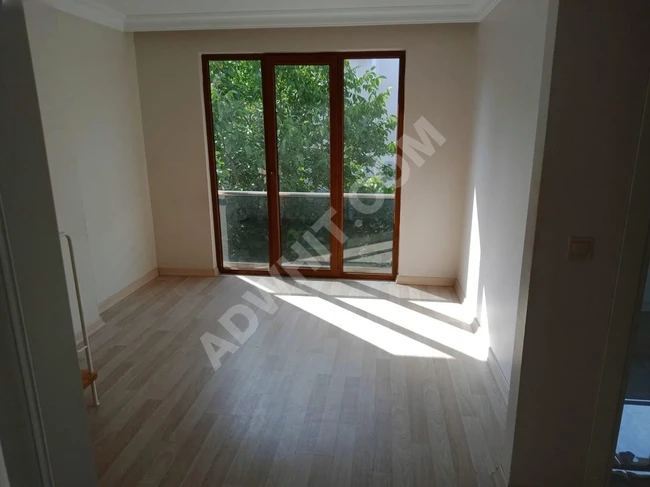 İÇERENKÖY'DE METRO DURAĞINA KOMŞU TERASLI 2+1 DUBLEKS