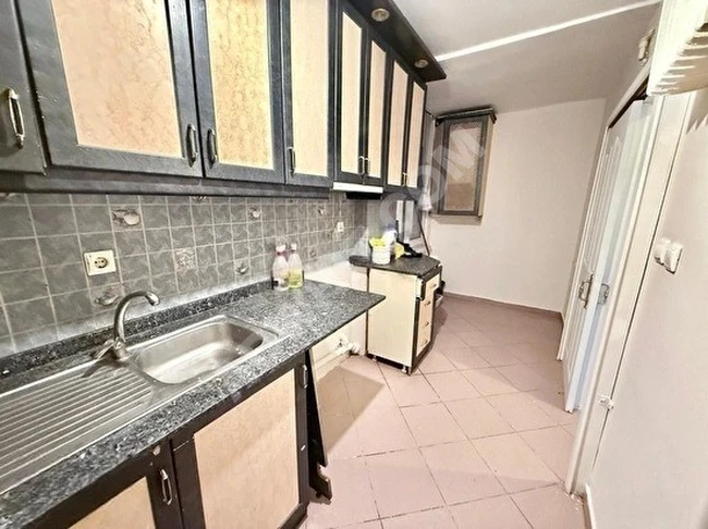 Cihangirde Ana Cadde Üzerinde Tam Göbekte Asansörlü Balkonlu Bakımlı Çok Aydınlık (3+1)(155)m2