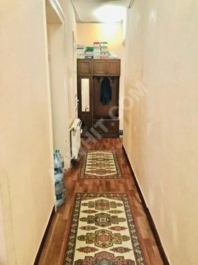 Cihangir Firüzağa'da Tarihi Karakterli Cumbalı Binada Yüksek Tavanlı Balkonlu Manzaralı (2+1) (80)m2