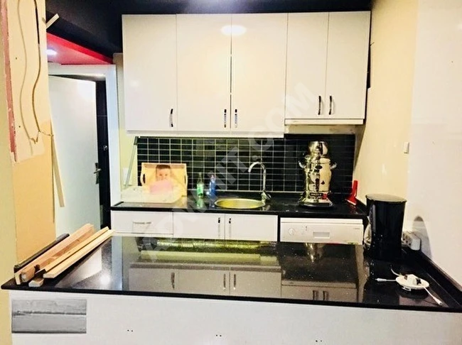 Cihangirde Ana Cadde Üzerinde Süper Lokasyonda Ofis İş yeri Olarak Kullanılabilen (1+1)(60 m2) Daire