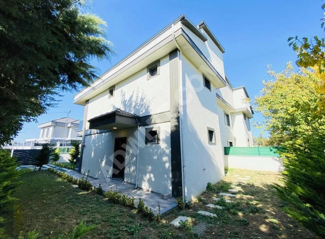 **/SİLİVRİ SELİMPAŞA'DA SON GÜNEY CEPHE TRIPLEX VİLLALARIMIZ\**