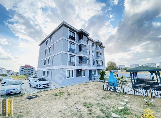 ASANSÖRLÜ EBEVEYN BANYOLU OTOPARKLI ÇOCUK OYUN PARKI