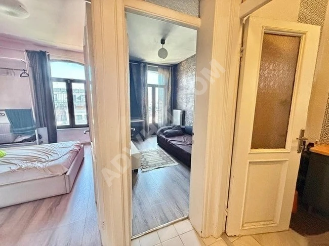 Taksim'e (300)m Mesafede Kaliteli Şehir Manzaralı Yüksek ve Volta Tavanlı Kombili (3+1)(102)m2 Daire