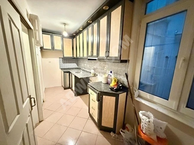 Cihangirde Ana Cadde Üzerinde Tam Göbekte Asansörlü Balkonlu Bakımlı Çok Aydınlık (3+1)(155)m2