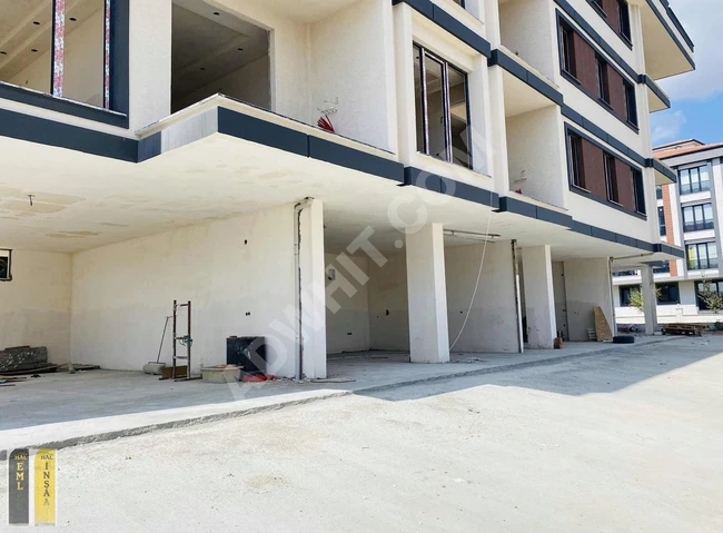 محل للإيجار في SELİMPAŞA بمواجهة الشارع، واجهة عرض واسعة وعلى مستوى الأرض.