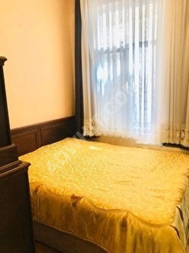 Cihangir Firüzağa'da Tarihi Karakterli Cumbalı Binada Yüksek Tavanlı Balkonlu Manzaralı (2+1) (80)m2