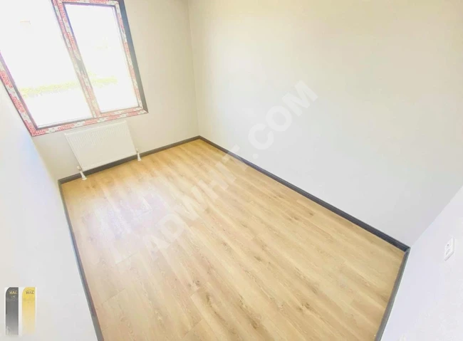 **3+1 EBEVEYN BANYOLU İSKANLI OTOPARKLI ARAÇ TAKASLI**