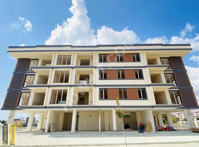 محل للإيجار في SELİMPAŞA بمواجهة الشارع، واجهة عرض واسعة وعلى مستوى الأرض.