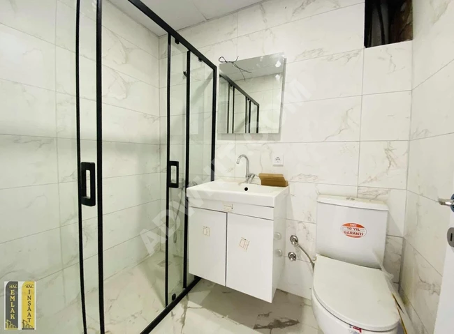 KUMBURGAZ'DA MARİNE PORT AVM'YE KOMŞU ARA KAT'TA BALKONLU DAİRE