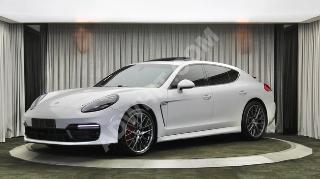 سيارة PORSCHE PANAMERA 4S موديل 2010 شاشة وكالة - بدون أخطاء