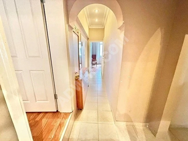 Cihangir'de Tam Göbekte Yüksek Tavanlı Süper Teraslı Yenilenmiş Sıfır Ful Modern Eşyalı (2+1)(115)m2