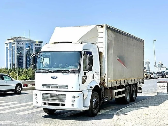 شاحنة موديل 2015، مكيف، 2532، صيانة وكالة معتمدة، 585,000 كم.