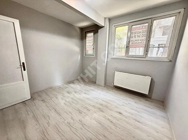 Cihangir'de Akarsu Yokuşu Caddesi Üzerinde Tam Merkezde Yenilenmiş Kombili Daire (2+1) (90)m2