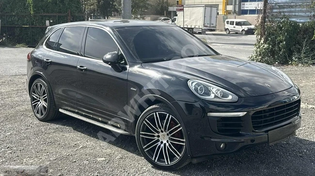 CAYENNE FACELIFT car, 2011 model, very clean and free of problems.