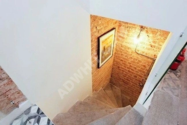 Cihangirde Tam Merkezde Yenilenmiş Sıfır Konumda Süper Bahçeli Dubleks Kombili Klimalı (2+1)(150)m2