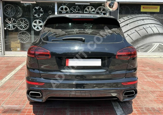 CAYENNE FACELIFT car, 2011 model, very clean and free of problems.