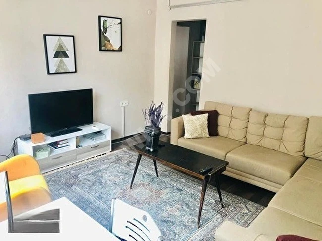 Cihangir'de Tam Merkezde Bakımlı Çok Aydınlık Kombili Toplu Taşımaya Çok Yakın (2+1)(80)m2 Daire