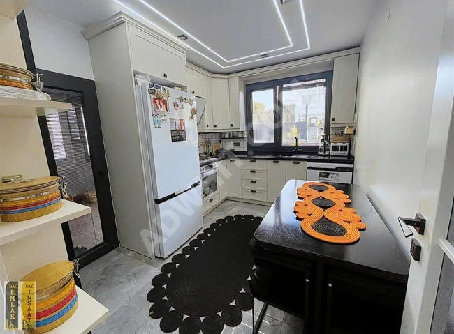 YOĞURTHANE MEVKİİNDE E5'e 200 m İSKANLI SIFIR TRİPLEKS VİLLA