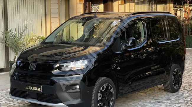 سيارة FİAT DOBLO جديد الهيكل، سقف زجاجي، شاشة عدادات رقمية، فول اوبشن