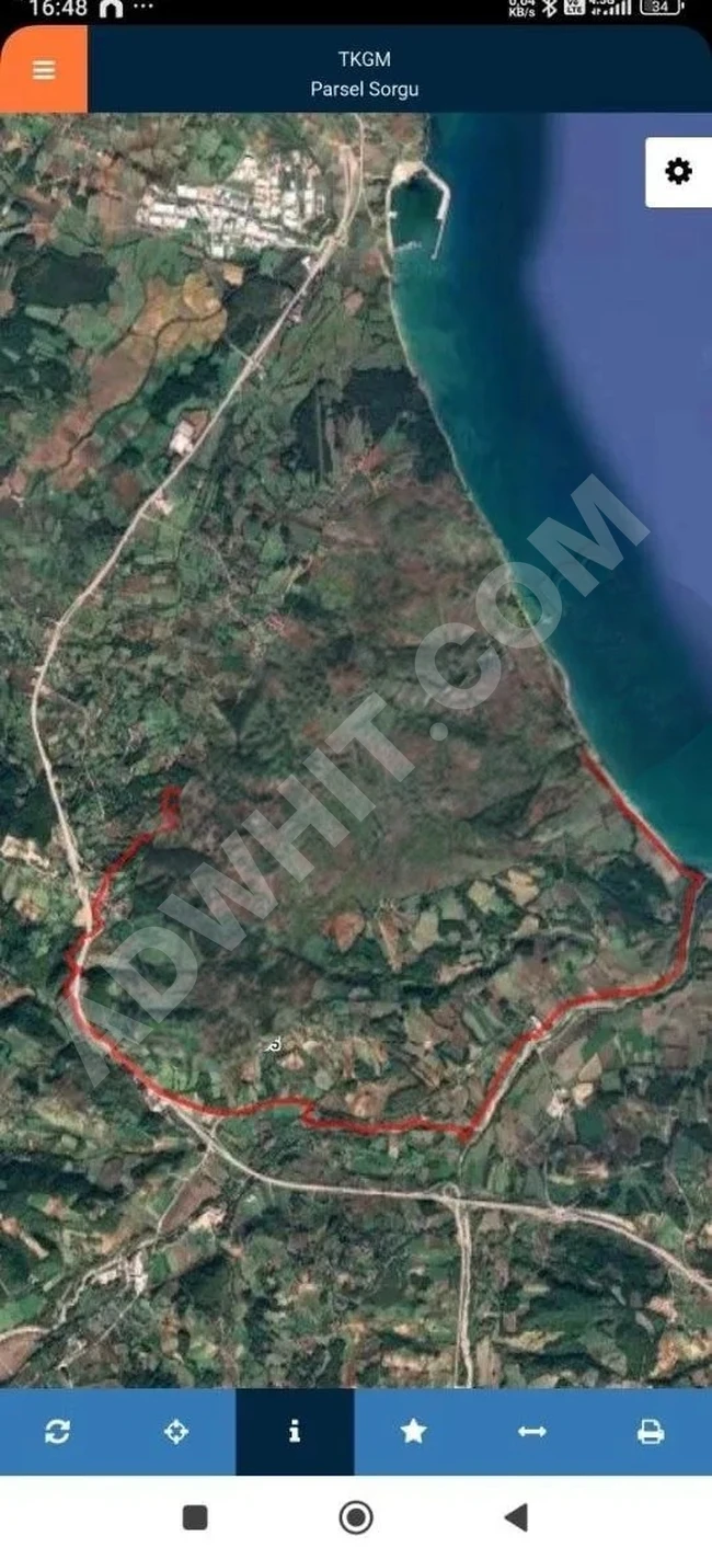 أرض زراعية داخل القرية مناسبة للاستثمار