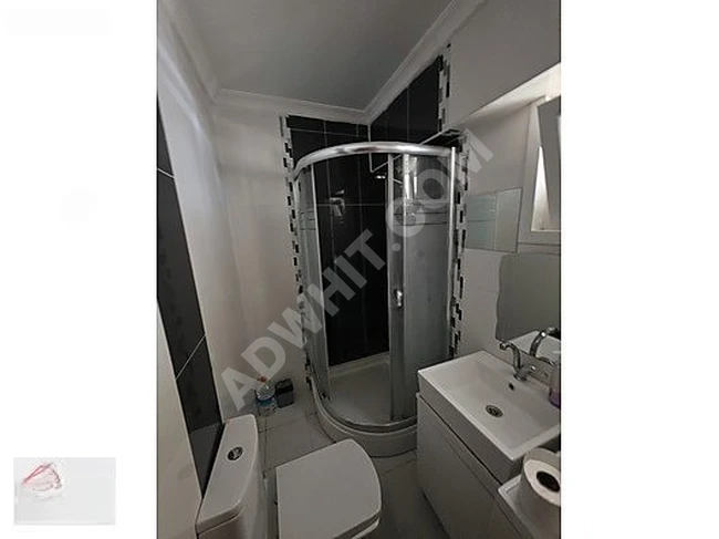 YENİ'DEN 1+1 METROYA ÇOK YAKIN SİTE İÇERİSİNDE ARA KAT EŞYALI .