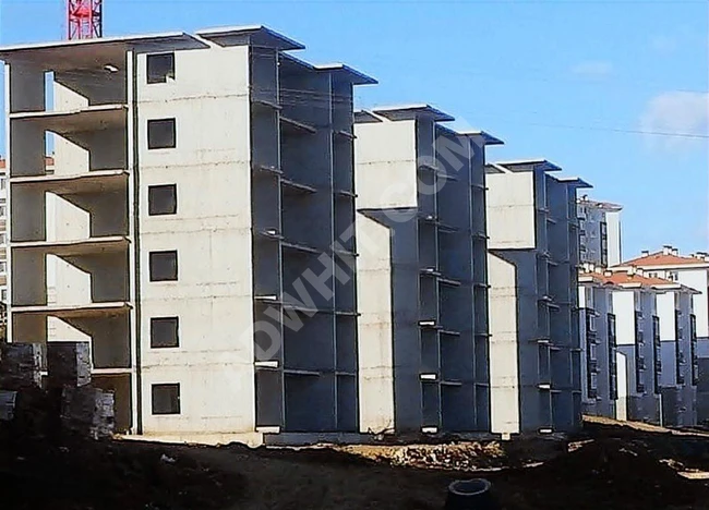 شقة للبيع الطابق الأوسط بجانب مركز KİPTAŞ التجاري