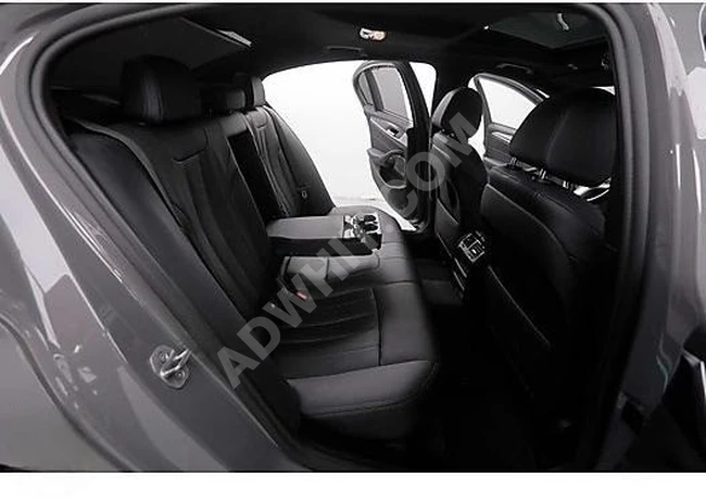 سيارة 5.20İ 50TH YEAR - GESTURE CONTROL  موديل 2021 - 88,000 كم