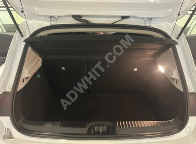 RENAULT CLIO car, 2022 model, no faults, 20% Value Added Tax (VAT) included.