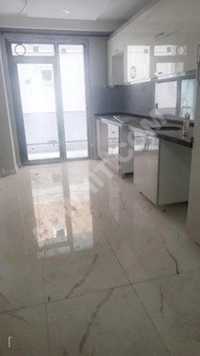 شقة جديدة 2+1 صافي 100 متر مربع للبيع في مركز gürpınar