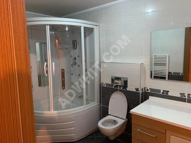 Beylikdüzü'nde Ekintekte, üç odalı ve salonlu, mobilyalı bir daire.