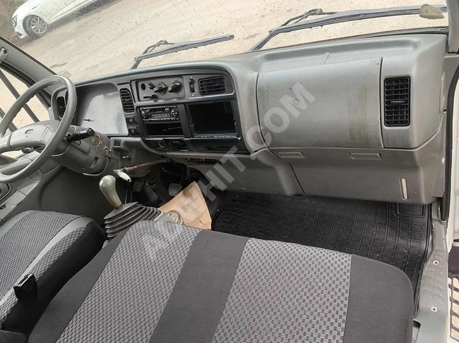 شاحنة MITSUBISHI 511 موديل 2006 بصندوق مفتوح